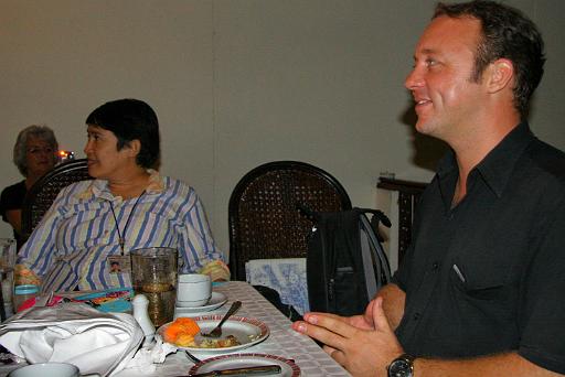 1009 Chiangmai-Bangkok-afscheid Bas en Yee.jpg